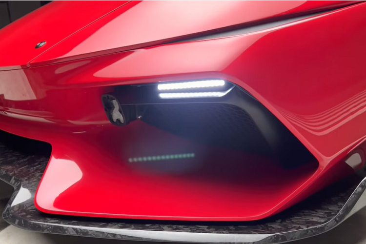 Vì loại bỏ nhiều tấm ốp thân vỏ và một số phụ tùng khác, Monterossa có trọng lượng nhẹ hơn đáng kể so với Lamborghini Gallardo nguyên bản, và đạt tỉ lệ trọng lượng/công suất là 2,1 kg/mã lực.