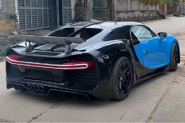 Chiếc Bugatti Chiron này được nhóm sơn theo tông màu xanh dương/đen đặc trưng, với một số trang bị như đèn pha, ống xả giả,... được đặt mua từ Trung Quốc. Chi phí hoàn thiện chiếc xe được cho là rơi vào khoảng 600 triệu đồng, chưa tính chi phí mới làm thêm nội thất.