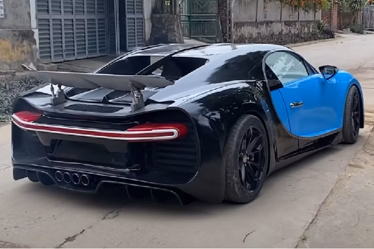 Chiếc Bugatti Chiron này được nhóm sơn theo tông màu xanh dương/đen đặc trưng, với một số trang bị như đèn pha, ống xả giả,... được đặt mua từ Trung Quốc. Chi phí hoàn thiện chiếc xe được cho là rơi vào khoảng 600 triệu đồng, chưa tính chi phí mới làm thêm nội thất.