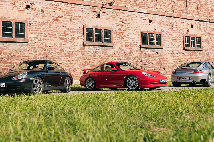 Chiến lược này đã phát huy tác dụng khi Porsche đã bán được hơn 30.000 chiếc 911 thế hệ 996 hàng năm, với tổng doanh số bán hàng dao động trong khoảng 50.000 đến 60.000 xe ở nhiều phiên bản khác nhau.