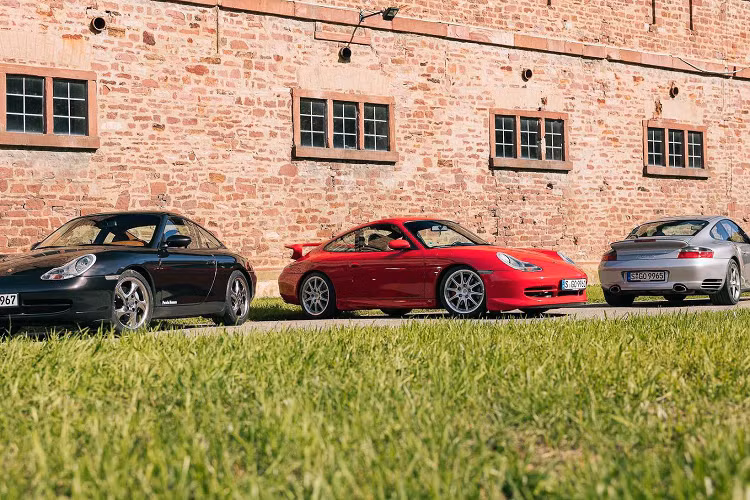 Chiến lược này đã phát huy tác dụng khi Porsche đã bán được hơn 30.000 chiếc 911 thế hệ 996 hàng năm, với tổng doanh số bán hàng dao động trong khoảng 50.000 đến 60.000 xe ở nhiều phiên bản khác nhau.