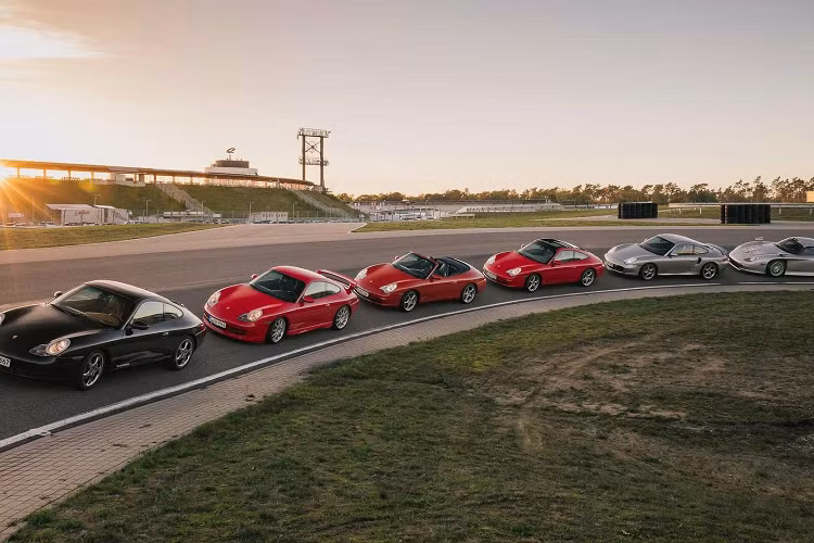 Porsche ky niem 25 nam ra mat dong xe 911 996 huyen thoai