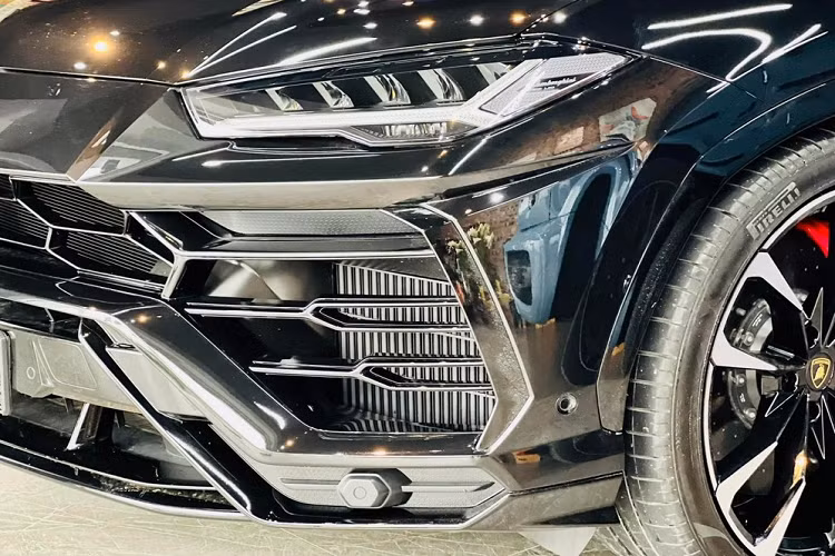 Lamborghini mang đến tổng cộng 6 chế độ lái cho xe Urus bao gồm Strada, Sport, Corsa, Sabbia, Terra và Neve.