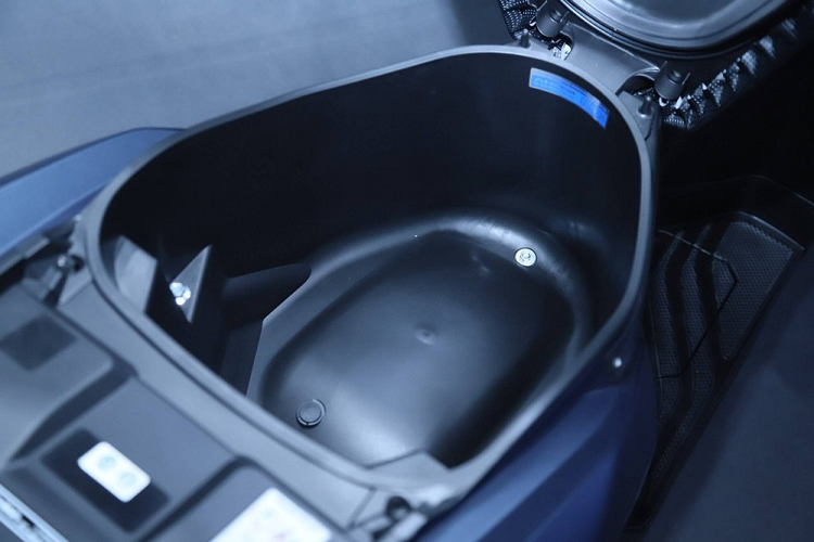 "Trái tim" của Honda Vario 125 2022 vẫn là động cơ ESP 4 thì, SOHC, phun xăng điện tử, làm mát bằng dung dịch, dung tích 125 cc như trước.