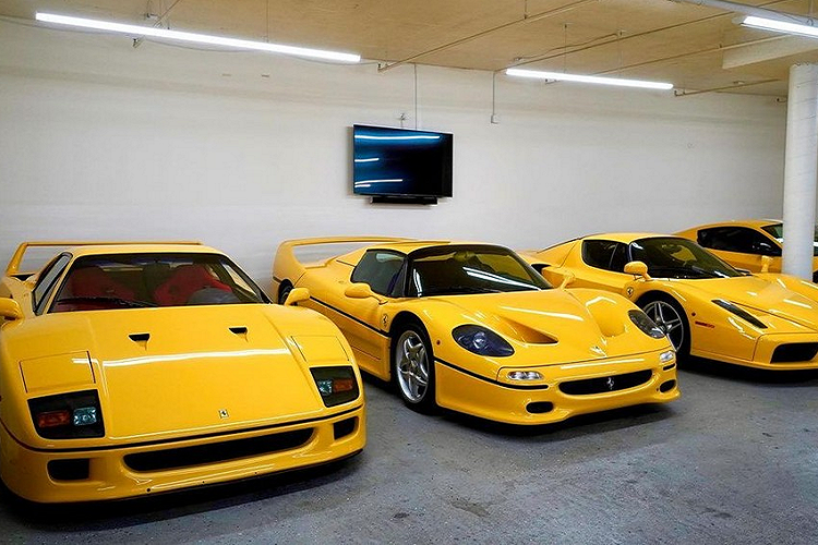 Dù ở trong tình thế nào, David Lee vẫn thể hiện mình là 1 "fan cứng" của hãng xe Ferrari khi liên tiếp tậu các xe "ngựa chồm" đắt tiền. Mới đây nhất, sau khi đã mua chiếc siêu xe triệu đô nhiều năm ao ước là Ferrari LaFerrari Aperta hàng hiếm, David Lee đã chi tiền để tậu một chiếc siêu xe Ferrari F40.