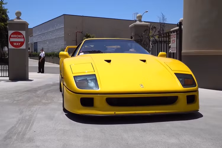 Ở thời điểm ra mắt, Ferrari F40 là mẫu xe thương mại nhanh, mạnh và đắt nhất thế giới, chính điều này đã thôi thúc các nhà sưu tập sở hữu dòng xe này. Hiện dòng xe Ferrari F40 được rao bán thấp nhất 1,6 triệu đô la và có xe còn được đẩy lên 2,5 triệu đô la.