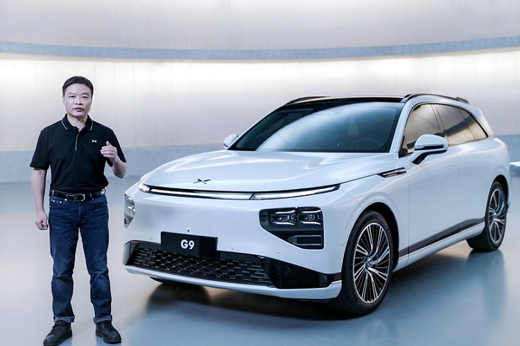 Là thương hiệu ôtô khá non trẻ của Trung Quốc, tuy nhiên trong vài năm qua, XPeng đã ghi được dấu ấn trong lòng người tiêu dùng bằng những sản phẩm khá ấn tượng. Mới nhất trong số đó là XPeng G9 2023 mới, đây là mẫu SUV đã từng lần đầu tiên ra mắt thị trường Trung Quốc trong triển lãm Ô tô Quảng Châu diễn ra vào tháng 11 năm ngoái. Tuy nhiên, mãi đến gần đây, hãng XPeng mới chính thức bán G9 ở thị trường này.