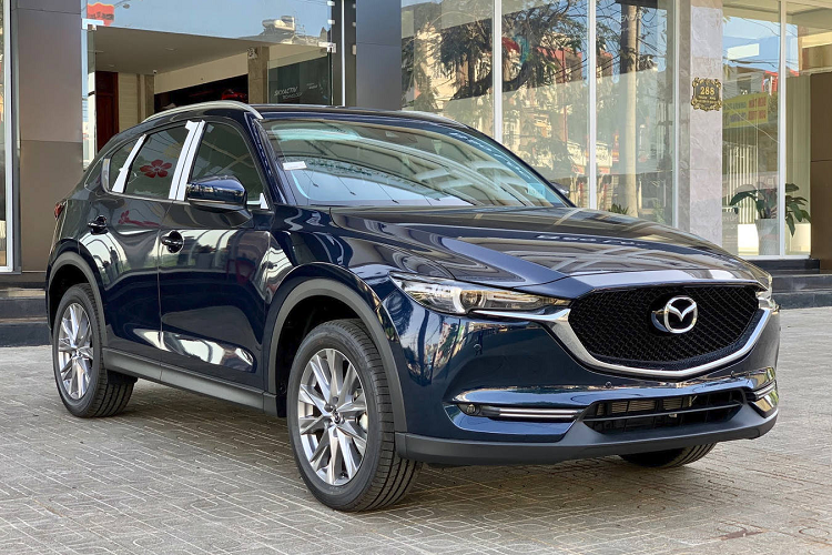 Mazda CX-5 được ưu đãi 20 triệu đồng áp dụng cho các bản 2.0L Deluxe, 2.0L Luxury và 2.0L Premium. Giá mới của các phiên bản này còn 819, 859 và 899 triệu đồng. Subaru.