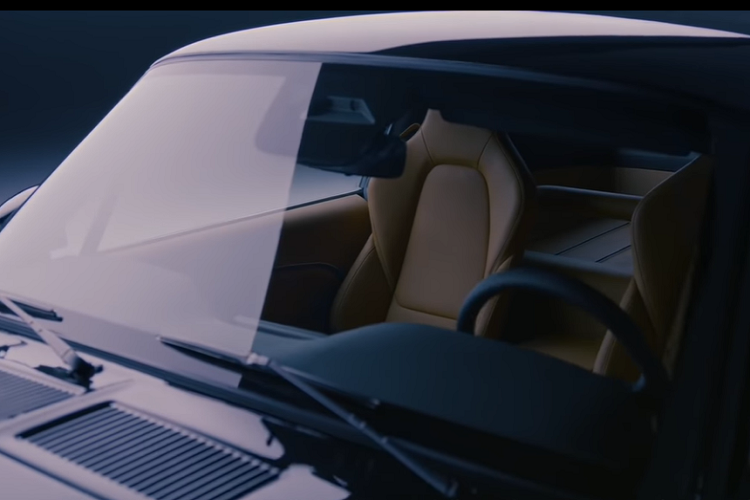 Công ty sẽ chế tạo từng chiếc theo hình thức thủ công tại xưởng xe ở Luân Đôn. Tất cả khách hàng sẽ có cơ hội “cá nhân hóa chiếc xe của họ để thể hiện sự sáng tạo và cá tính riêng bằng những màu sắc, chất liệu và chi tiết.” 