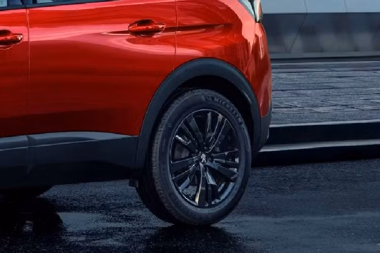 "Trái tim" của Peugeot 4008 Blackpack 2022 là khối động cơ xăng 4 xi-lanh, tăng áp, dung tích 1.6L, sản sinh công suất tối đa 168 mã lực và mô-men xoắn cực đại 250 Nm. Động cơ có thể sẽ kết hợp với hộp số 8 cấp. Giá xe Peugeot 4008 Blackpack 2022 vẫn chưa được công bố. Trong khi đó, Peugeot 4008 bản thường có giá dao động từ 167.700 - 237.700 Nhân dân tệ (khoảng 587 - 832 triệu đồng). Dự kiến, Peugeot 4008 Blackpack 2022 sẽ chính thức được tung ra vào ngày 16/6 tới đây.