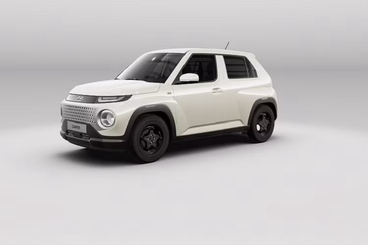 Thứ hai là động cơ GDi ba xi-lanh tăng áp Kappa II dung tích 1.0 lít có công suất 98 mã lực và mô-men xoắn 172 Nm, hộp số tự động bốn cấp là tiêu chuẩn ở Casper Van. Vành xe là loại vành thép 15 inch.