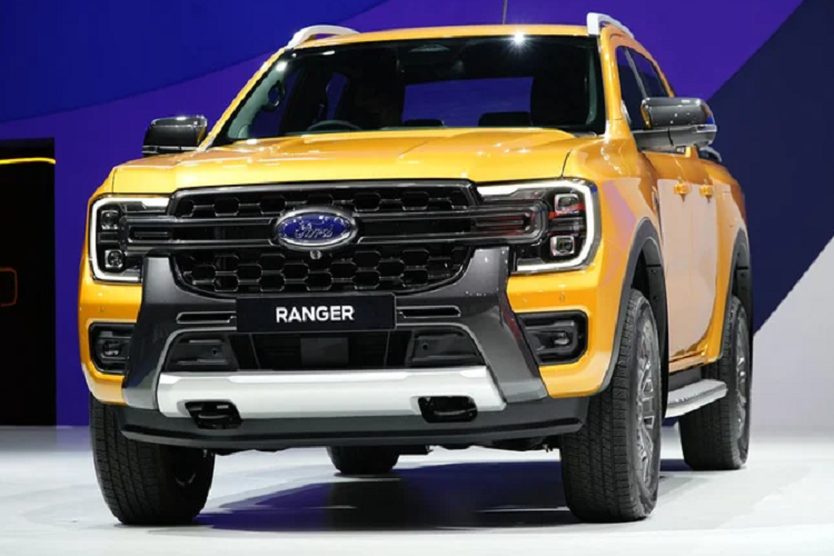 Ford Ranger 2022 thế hệ mới tại Philipines sử dụng 2 loại động cơ dầu gồm:4cyl dung tích 2.0L tăng áp đơn (single turbo) sử dụng kết hợp với hộp số tự động 6 cấp.