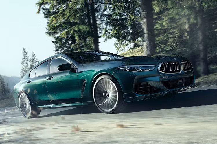 Màu xanh lam Alpina Blue Metallic hiệu năng cao và xanh lá cây Alpina Green sẽ tiếp tục được cung cấp dưới dạng độc quyền, bên cạnh đó là các tùy chọn tương tự như danh mục cá nhân hóa BMW Individual.