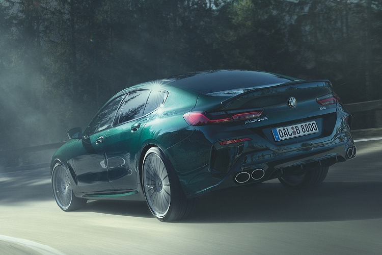 Sức mạnh này cho phép B8 Gran Coupe tăng tốc từ 0 - 100 km/h trong 3,3 giây và đạt tốc độ tối đa 324 km/h. Tương tự như các sản phẩm trước đó của Alpina, B8 Gran Coupe cũng nhận được một số sửa đổi ở thiết kế ngoại thất để mang lại diện mạo khác biệt và tinh tế hơn.