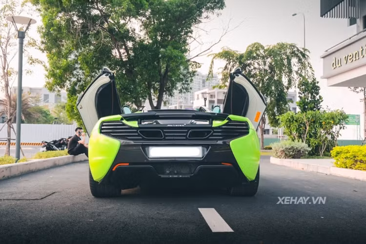 Từ đó, 650S Spider có thể tăng tốc từ 0 – 100 km/h trong chưa tới 3 giây, trước khi đạt vận tốc tối đa 333 km/h. Dù Việt Nam đã có nhiều siêu xe, hypercar "hàng khủng" nhưng McLaren 650S Spider vẫn luôn là một trong những siêu xe đình đám bậc nhất ở nước ta.