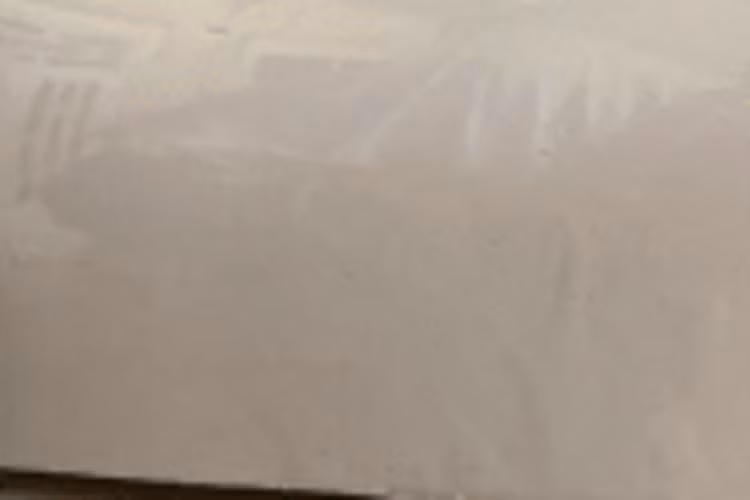 Sau khi chủ nhân đăng tải hình ảnh sơn xe Toyota Innova lem luốc, bài viết đã thu hút nhiều sự quan tâm của những người dùng khác với hơn 200 lượt bình luận.