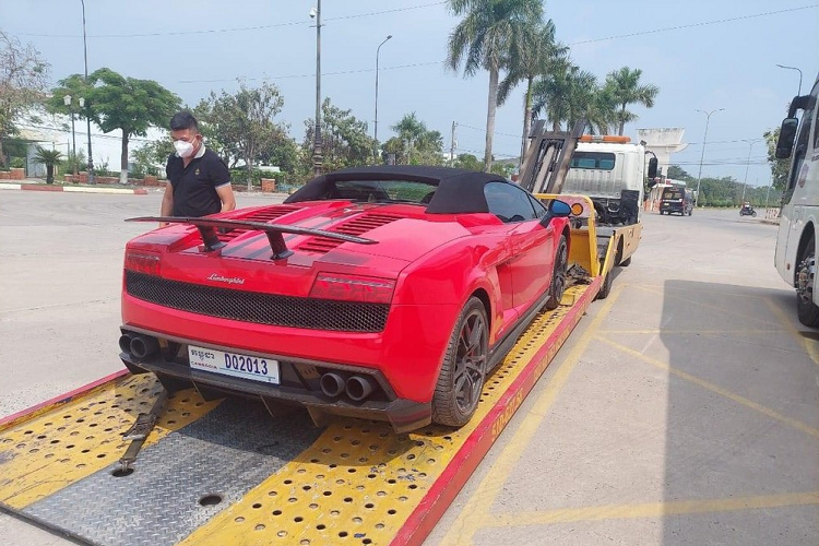 Lamborghini tung chung 