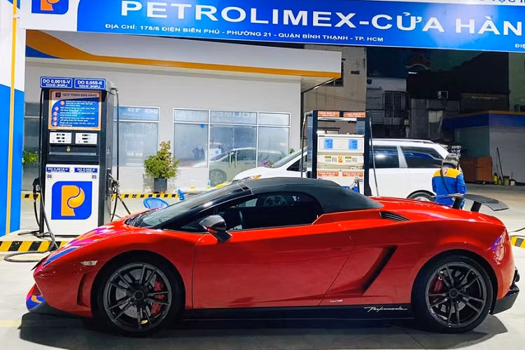 Lamborghini tung chung 