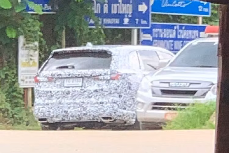 Việc mẫu xe Honda CR-V 2023 lăn bánh tại Thái Lan cũng khiến người yêu xe tại Việt Nam vui mừng vì rất có thể ngày ra mắt chiếc xe này tại thị trường trong nước không còn xa.