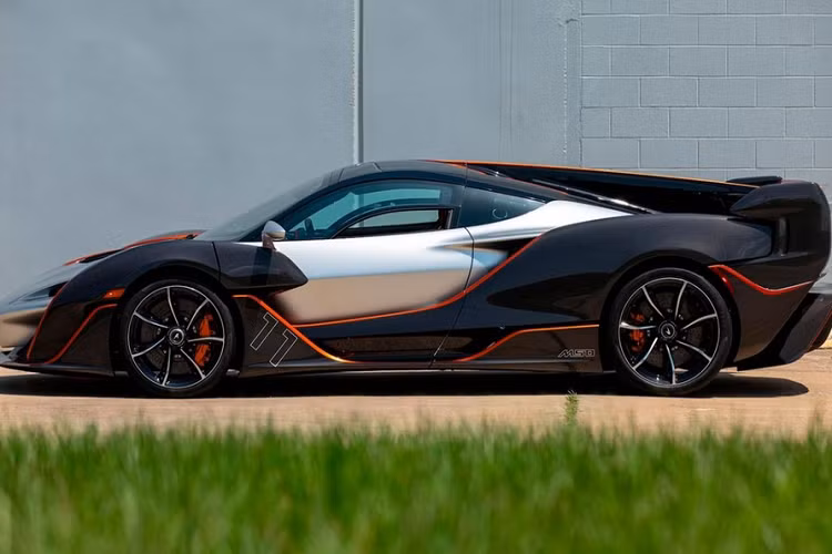 Lý do McLaren Sabre đặc biết là ngoài 13 xe dành cho khách hàng Mỹ, chỉ có 3 chiếc lọt ra bên ngoài, dành cho các nhà sưu tầm đến từ Lebanon, Qatar và Bahrain và McLaren Sabre đặc biệt nằm trong số đó.