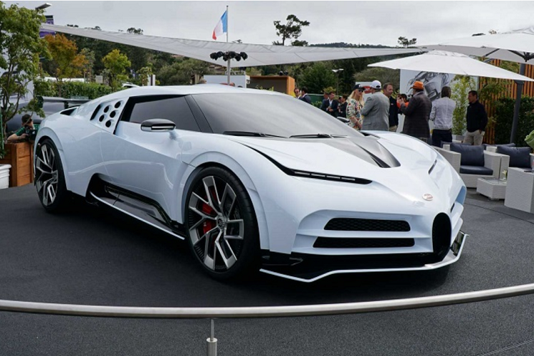 Chiếc Bugatti Centodieci hàng hiếm này được một đại lý có tiếng ở Tokyo rao bán trên nền tảng mua bán siêu xe James Edition của Hà Lan. Ngoài mức giá cao gấp rưỡi so với con số từng được công bố vào năm 2019, điều khiến công chúng cảm thấy khó hiểu là phải đến tháng 1/2023, chiếc Centodieci này mới sẵn sàng được bàn giao đến tay khách hàng.