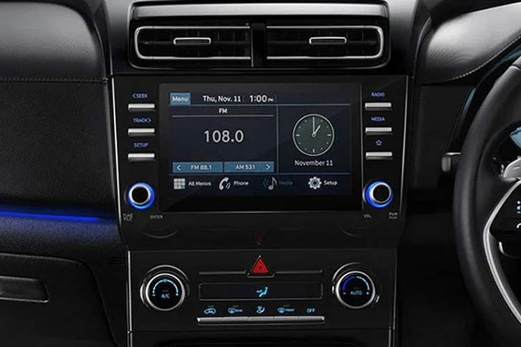 Cung cấp sức mạnh cho Hyundai Creta 2022 động cơ xăng Smartstream 4 xi-lanh, dung tích 1.5L cho công suất tối đa 115 mã lực tại tua máy 6.300 vòng/phút và mô-men xoắn cực đại đạt 144 Nm tại 4.500 vòng/phút. Đi kèm với động cơ này hộp số là loại biến thiên vô cấp iVT hoặc hộp số sàn 6 và hệ dẫn động cầu trước.