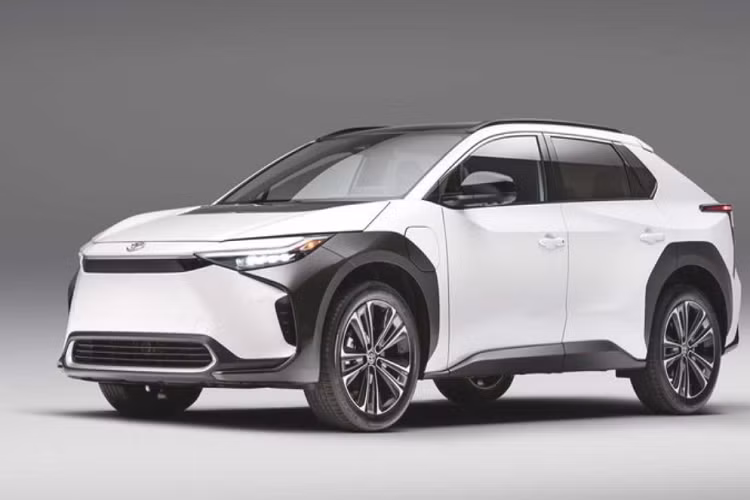 Toyota bZ4X AWD hoàn toàn mới sở hữu nhiều công nghệ vượt trội như gói hỗ trợ an toàn Toyota Safety Sense trang bị hỗ trợ tay lái ADAS và đặc biệt là công nghệ sạc nhanh DC 150 kW cho phép sạc từ 0 lên 80% chỉ trong nửa giờ đồng hồ.