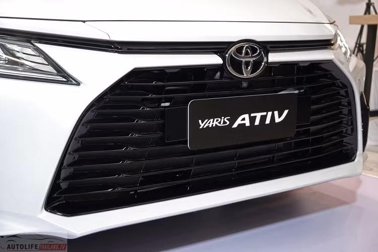 Tương tự 3 phiên bản còn lại, Toyota Vios 2023 bản Premium Luxury cũng sở hữu chiều dài 4.425 mm, chiều rộng 1.740 mm, chiều cao 1.480 mm và chiều dài cơ sở 2.620 mm. So với thế hệ cũ, xe ngắn hơn 17 mm, rộng hơn 10 mm, cao hơn 5 mm và chiều dài cơ sở tăng 70 mm.