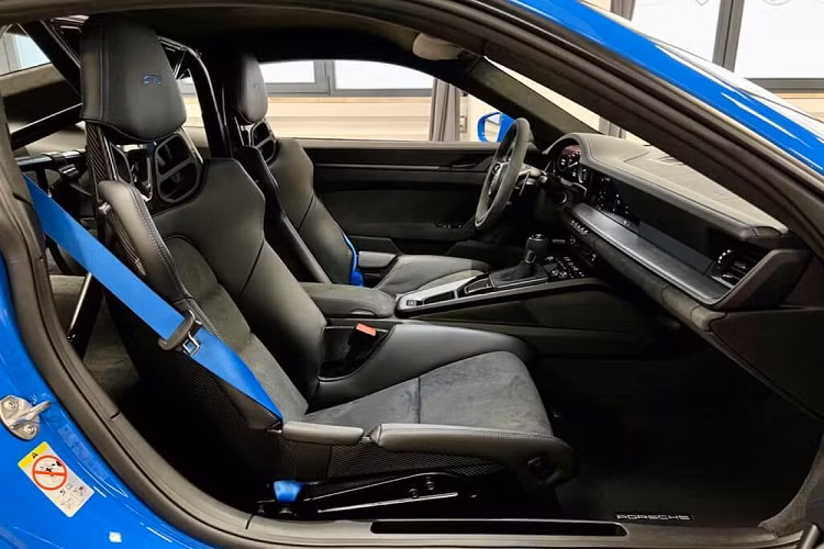 Những chiếc xe Porsche 911 GT3 thế hệ mới mạnh hơn 10 mã lực so với phiên bản 991.2 đã có ít nhất một xe được mang về nước, đồng thời mô-men xoắn cực đại của xe thể thao Porsche 911 GT3 thế hệ 992 tăng thêm 10 Nm.