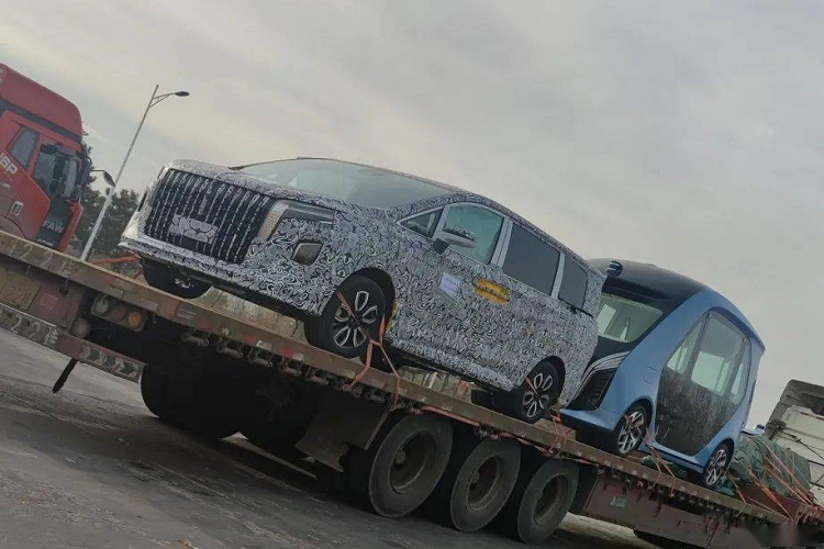 Vào hôm 31/12 vừa qua, thương hiệu Hồng Kỳ của Trung Quốc FAW công bố đã đạt doanh số hơn 300.000 xe trong năm 2021. So với năm 2020, doanh số của thương hiệu xe sang Trung Quốc đã tăng hơn 50%. Như vậy, trong 4 năm qua, Hồng Kỳ đã đạt doanh số tăng đến 63 lần. Ngoài ra, vào hôm 24/12/2021, doanh số cộng dồn của Hồng Kỳ cũng đã vượt qua mốc 600.000 xe.