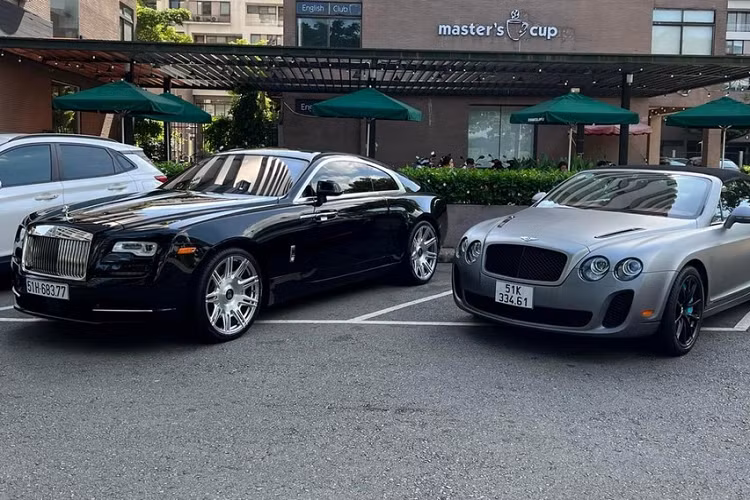 Khá thú vị là chiếc Coupe siêu sang Rolls-Royce Wraith Series II của Cường Đô la hiện đang sử dụng từng do người bạn thân này bán lại cho mình. Anh cũng là đơn vị nhập xe uy tính cho không ít nhà sưu tập xe tại Việt Nam, nổi tiếng nhất vẫn là ông Đặng Lê Nguyên Vũ.