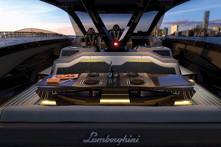 Trọng lượng của Tecnomar for Lamborghini 63 là 24.000 kg. Ý tưởng để tạo ra chiếc du thuyền này chính là sự quyện hòa giữa yếu tố sang trọng cùng mức hiệu năng khủng thường thấy trên những chiếc Lamborghini.