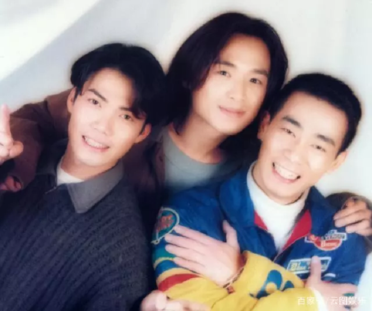 Hé lộ tình đầu của Trương Bá Chi, có 'nuột' hơn Tạ Đình Phong? He lo tinh dau cua Truong Ba Chi, co 'nuot' hon Ta Dinh Phong?