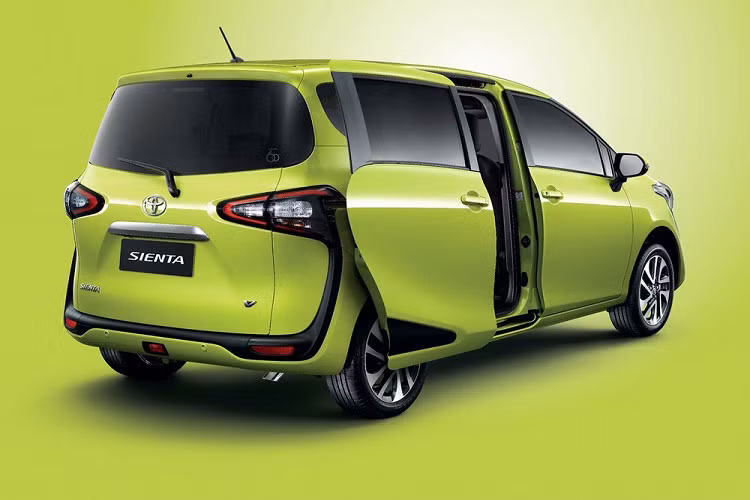 Tại thị trường Nhật Bản, giá xe Toyota Sienta 2023 theo một số nguồn tin sẽ dao động từ 1,95 - 3,108 triệu Yên (khoảng 333 - 531 triệu đồng).