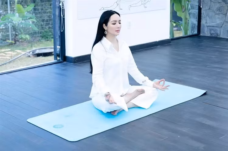 Ơn giời, Giáng My thỉnh thoảng cũng biết tiết chế nên cũng không đến nỗi "hết thuốc chữa".