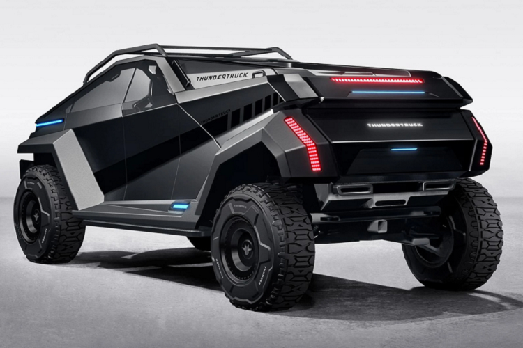 Cũng giả sử điều kiện năng lượng mặt trời hoàn toàn lý tưởng ngang bằng với mức phát điện tốt nhất trong ngày thì trong điều kiện hoàn hảo, mái năng lượng mặt trời của Thundertruck có thể dự kiến cung cấp khoảng 15 kWh năng lượng pin trong một ngày.
