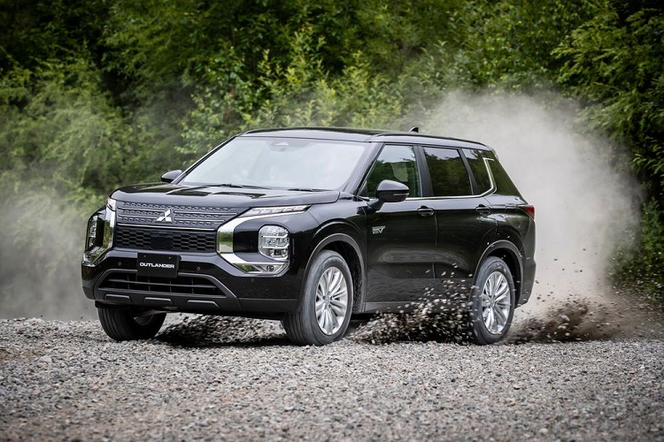 Các thông tin chi tiết về trang bị nội thất của Outlander PHEV 2023 sẽ được Mitsubishi công bố sát thời điểm ra mắt.