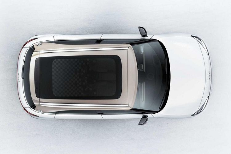 Mẫu xe mới trong dòng sản phẩm của Smart đã chính thức ra mắt vào giữa tuần qua, với nhà sản xuất cung cấp nhiều thông tin kỹ thuật chi tiết hơn, và hé lộ giao dáng vẻ đi vào sản xuất của nó. Nó khá giống với thiết kế của Smart Concept #1 được giới thiệu trong năm ngoái.