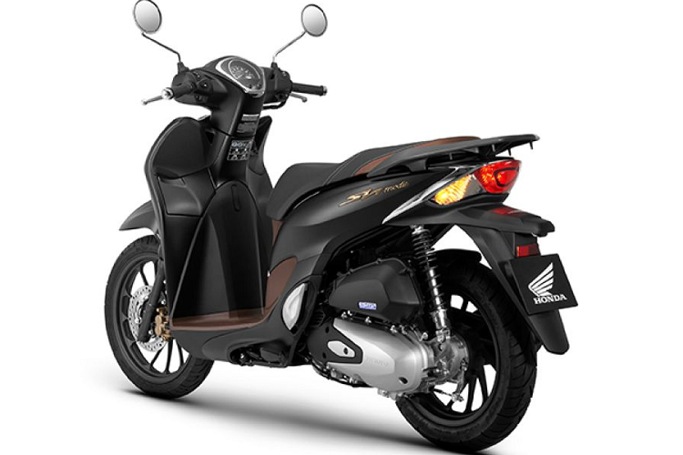 Ngoài ra, Sh mode 125cc còn duy trì trang bị hàng loạt các tiện ích bao gồm: hệ thống khóa thông minh Smart Key; hộc để đồ trước bên trái tích hợp cổng sạc USB; cốp đựng đồ dưới yên 18,5 lít; sàn xe rộng tạo sự thoải mái cho không gian để chân; hệ thống chống bó cứng phanh ABS.