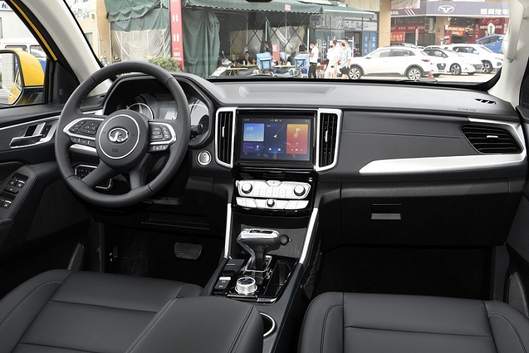 Giá xe Great Wall Cannon tại Trung Quốc có mức khởi điểm từ 97.800 Nhân dân tệ (khoảng 342 triệu đồng). Dự kiến, hãng Great Wall sẽ chính thức ra mắt thị trường Việt Nam trong năm nay. Đây là thông tin đã được đại diện hãng xe Trung Quốc hé lộ trong bài phỏng vấn với tờ Nikkei Asia vào hồi đầu năm. Các mẫu xe Great Wall bán ở Việt Nam có thể sẽ được nhập khẩu từ Thái Lan.