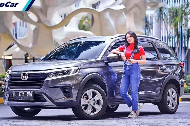 Tại thị trường Thái Lan, xe được chia thành 2 phiên bản, bao gồm E và EL. Giá xe Honda BR-V 2022 thế hệ thứ hai ở thị trường này dao động từ 930.000 - 980.000 Baht (khoảng 594 - 626 triệu đồng).