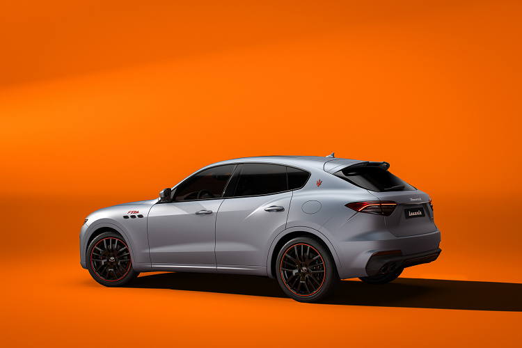 Thật không may, cô ấy đã không đủ điều kiện cho sự kiện và mặc dù cô ấy đã tham gia năm cuộc đua F1 trong cuối những năm 1950, de Filippis chỉ hoàn thành một cuộc đua.