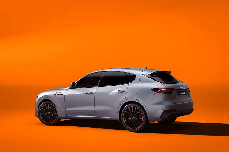 Thật không may, cô ấy đã không đủ điều kiện cho sự kiện và mặc dù cô ấy đã tham gia năm cuộc đua F1 trong cuối những năm 1950, de Filippis chỉ hoàn thành một cuộc đua.