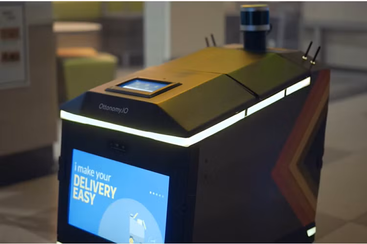Trong những tháng tới, công ty có kế hoạch triển khai Ottobot của mình trên khắp nước Mỹ. Để tăng tốc độ áp dụng các cỗ máy tự hành của mình, Ottonomy đã hợp tác với Aro, công ty hàng đầu toàn cầu về các dịch vụ rô bốt và quản lý tại chỗ. Aro sẽ làm việc với công ty khởi nghiệp để triển khai và quản lý đội rô bốt giao hàng thế hệ mới.