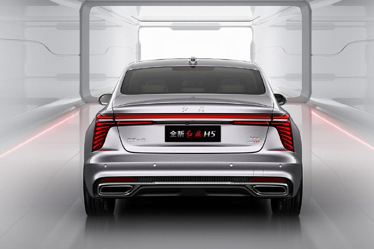 Giá xe Hồng Kỳ H5 2022 thế hệ mới chưa được công bố, xe sẽ được bán ra tại Trung Quốc trong năm nay. Theo công bố, xe sẽ có các tùy chọn màu sơn như trắng, đen, đỏ, xám, xanh dương và nâu.
