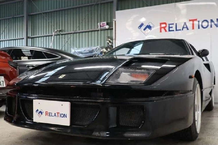 Nếu bạn chưa biết gì về Ferrari F40, chúng tôi sẽ gói gọn trong 2 từ lịch sử, đây là 1 trong các xe Ferrari tăng giá khủng khiếp nhất của hãng ngựa chồm, nếu thấy ai đó rao bán Ferrari F40 chỉ từ 1,3 triệu đến 14,5 triệu đô la thì đó thật sự là món hời dù giá này đã tăng gấp 5 lần. Thay vào đó, các giao dịch của xe Ferrari F40 luôn trên 1,6 triệu và rất nhiều xe được bán trên 2 triệu đô la.