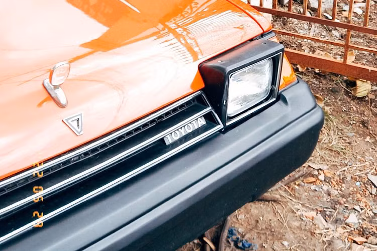 Về truyền động, Toyota Celica GT 1983 được trang bị động cơ 2,4 lít 22R-EC, sản sinh công suất 113 mã lực và mô-men xoắn 189 Nm.