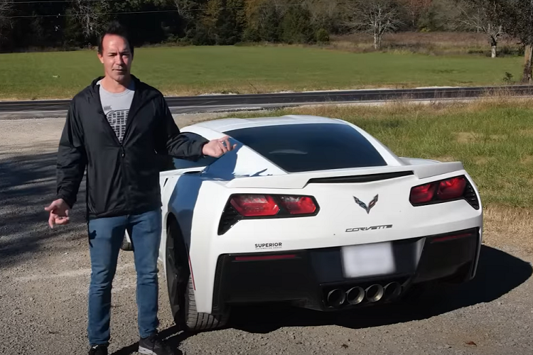 Theo chia sẻ của Scott Burner, chiếc xe đóng một vai trò rất quan trọng trong việc thiết lập nên kỷ lục. Chiếc Chevrolet Corvette này sử dụng số sàn, vì số tự động sẽ có bộ giới hạn tốc độ lùi, Burner nói.