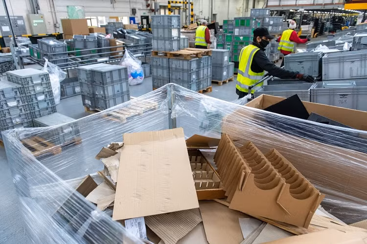 Bentley nhan chung chi “khong phat thai nhua” dau tien tu South Pole-Hinh-3