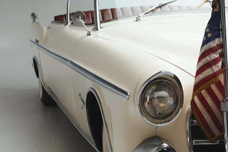 Hai chiếc còn lại được tặng cho các thành phố New York và Los Angeles. Chúng cũng đã được Chrysler nâng cấp và sơn lại vào năm 1955. Trong đó, “chiếc xe New York" là nổi tiếng nhất vì từng chở các phi hành gia trên tàu Apollo 11 vào năm 1969, trong khi "chiếc xe Los Angeles" đã được xuất hiện trong một số bộ phim Hollywood trong những năm 1950 và 1960.